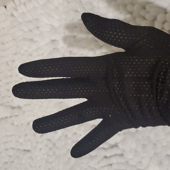 Vintage Black Nylon Gloves - Picture 5 of 8